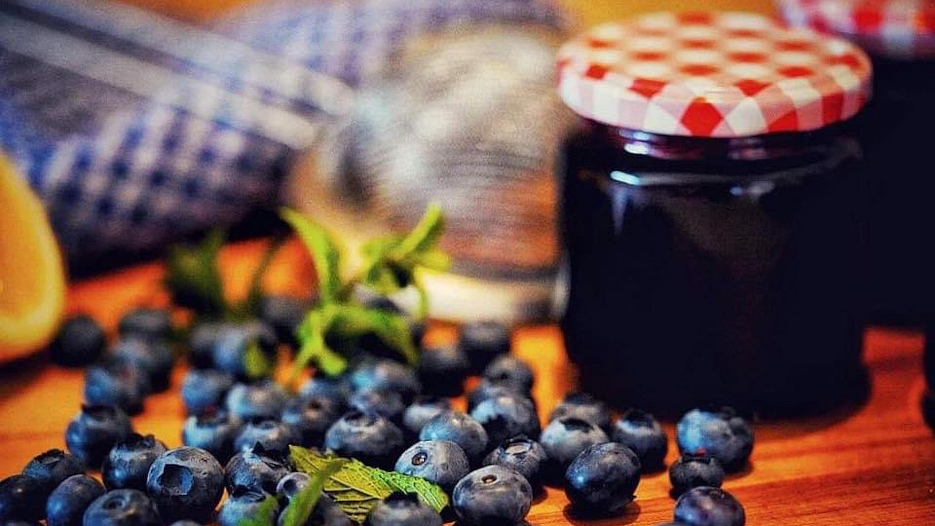 Мини тортички с био кисело мляко и боровинки